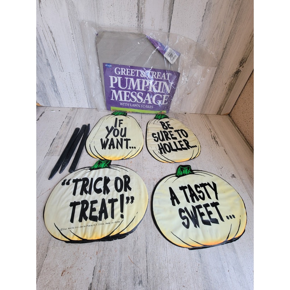 Fun world greet treat vintage pumpkin message lawn Halloween home decor unique